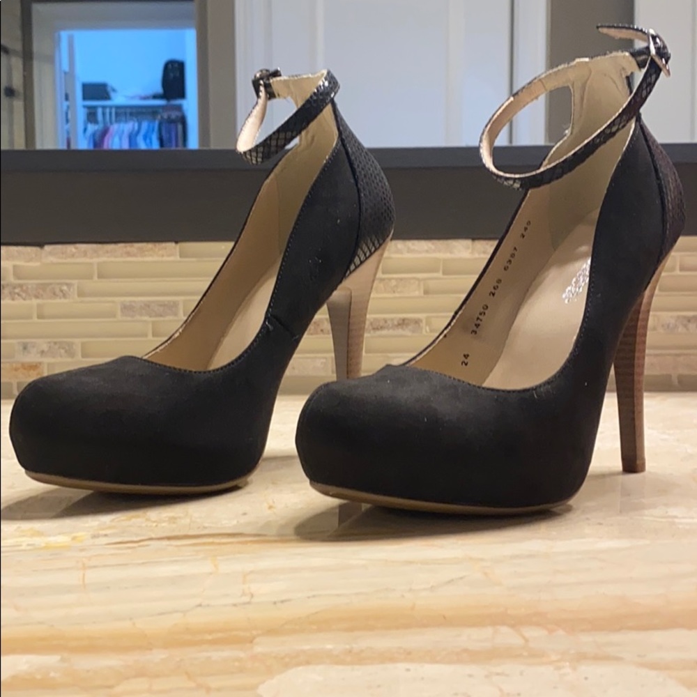 ANDREA Heels NIB